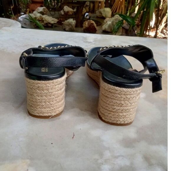 Michael Kors Elsa Leather Wedge Thong Sandal Charm Logo Black - Picture 9 of 11